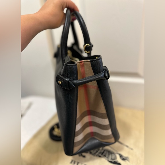 Burberry Medium Banner bag - Picture 1 of 4